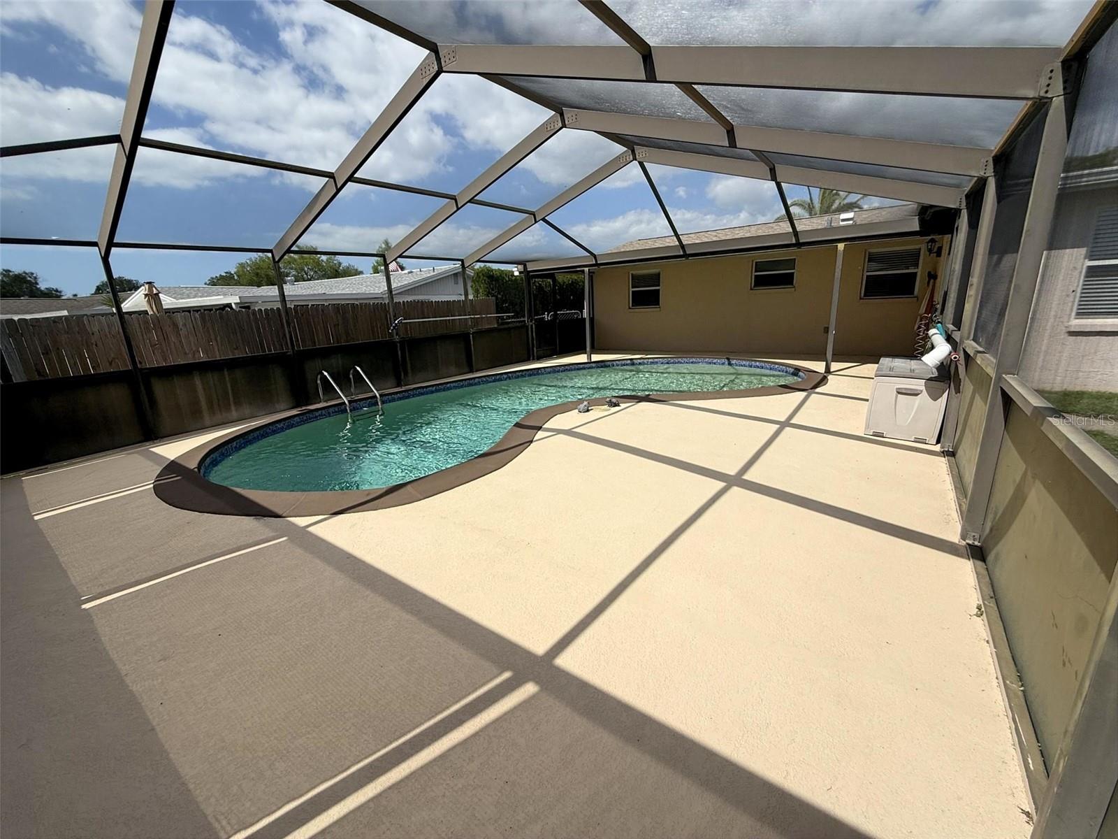 REGENCY PARK - Residential