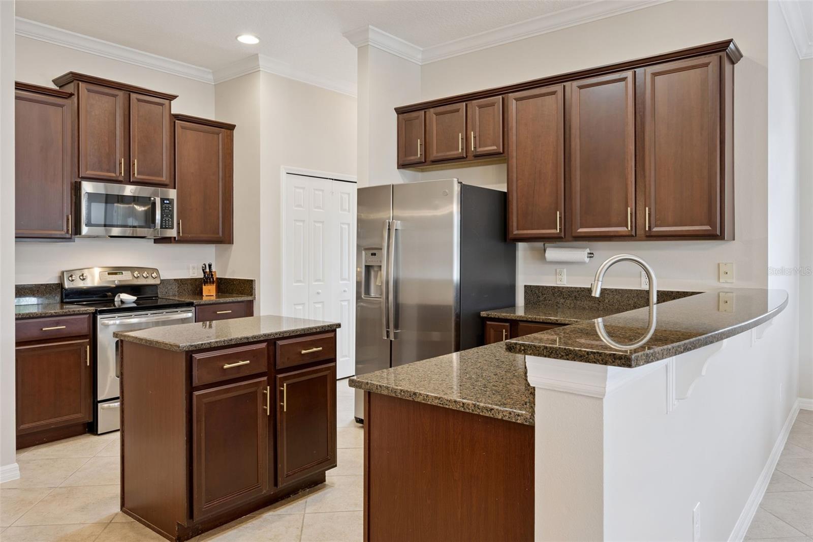 CARRIAGE POINTE A-I & L - Residential