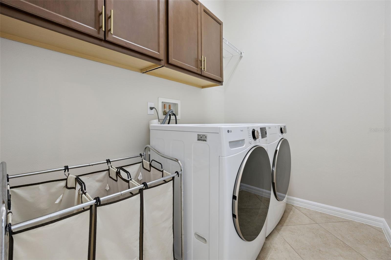 CARRIAGE POINTE A-I & L - Residential