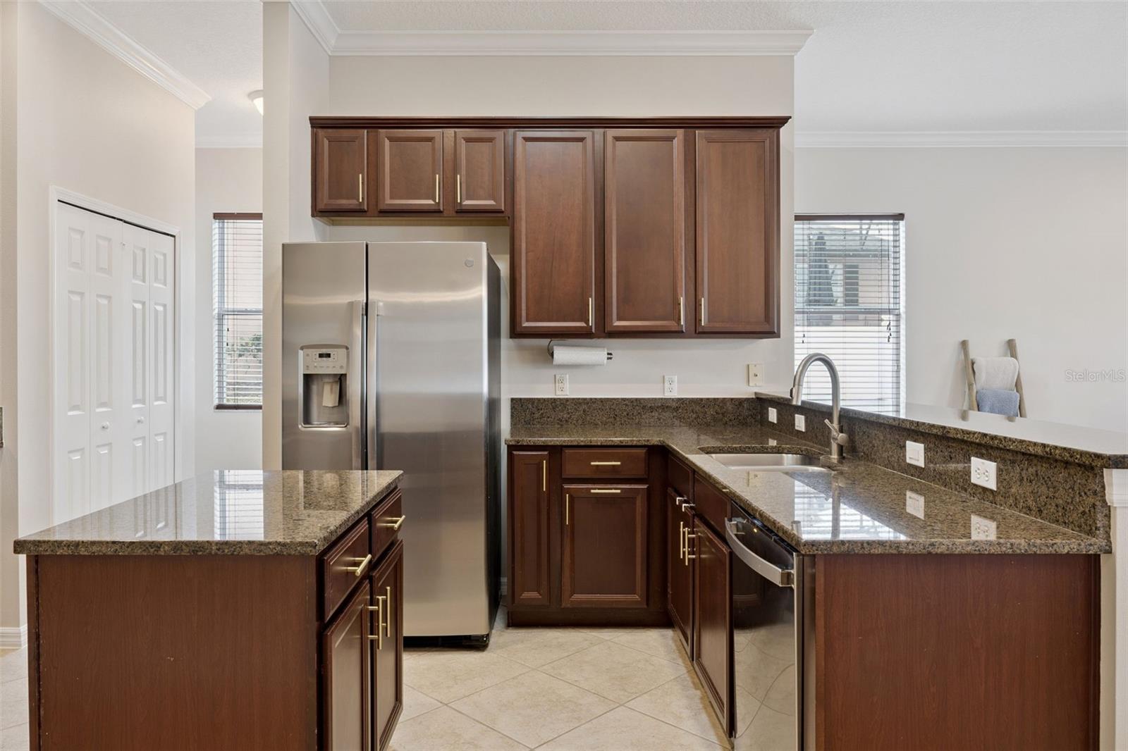 CARRIAGE POINTE A-I & L - Residential