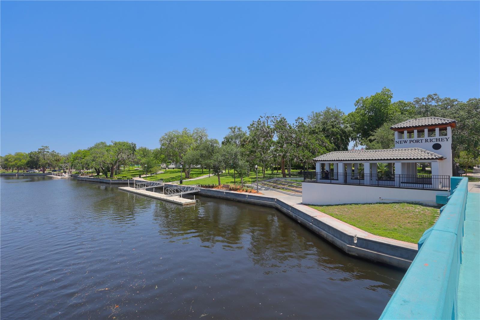 TAHITIAN HOMES - Residential