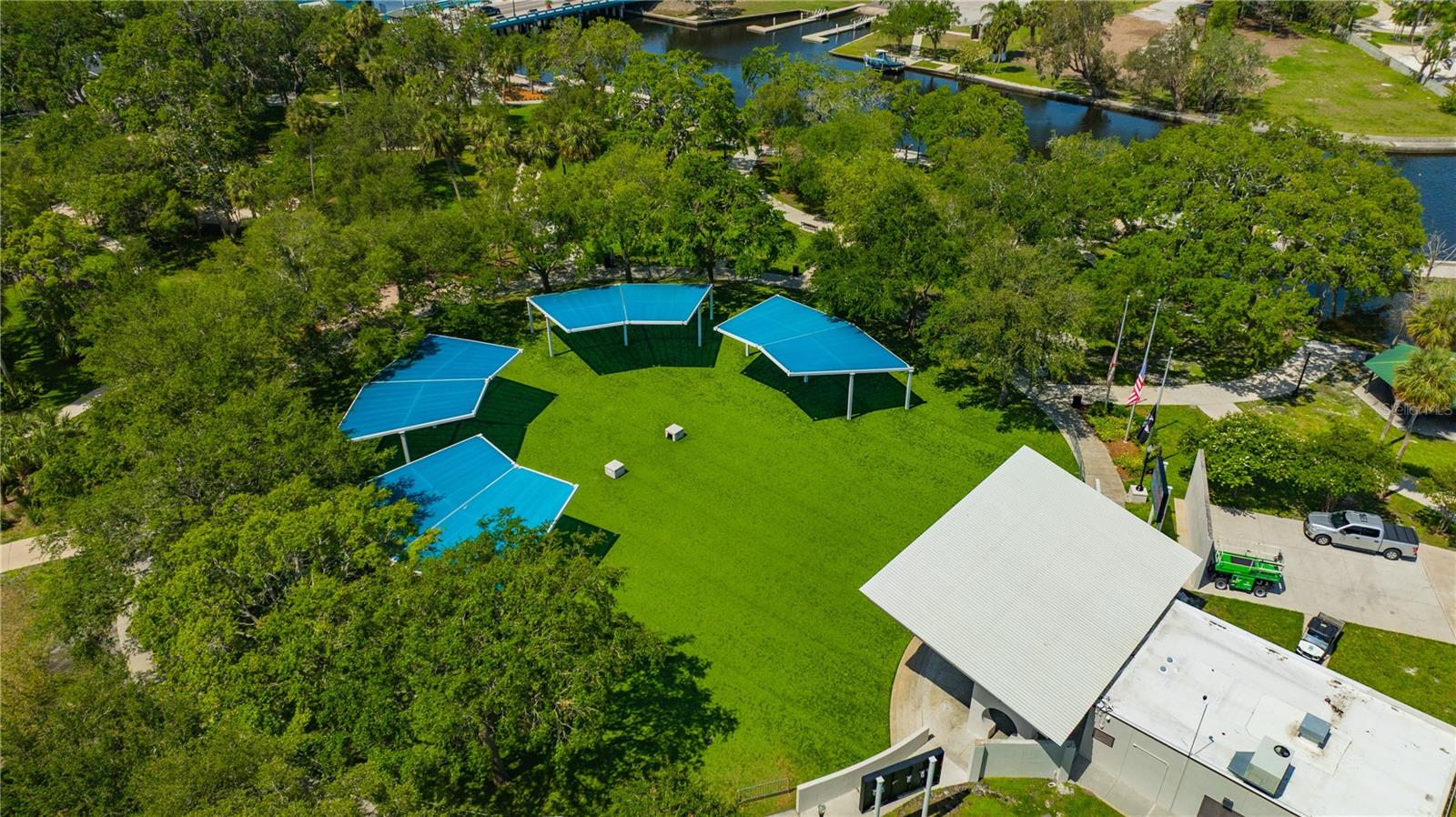 TAHITIAN HOMES - Residential