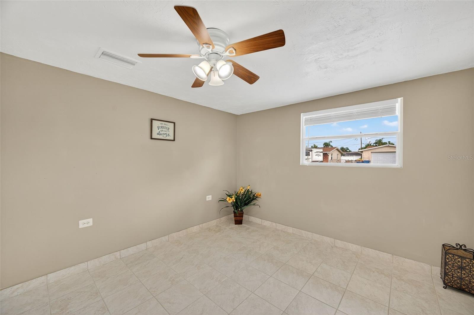 TAHITIAN HOMES - Residential