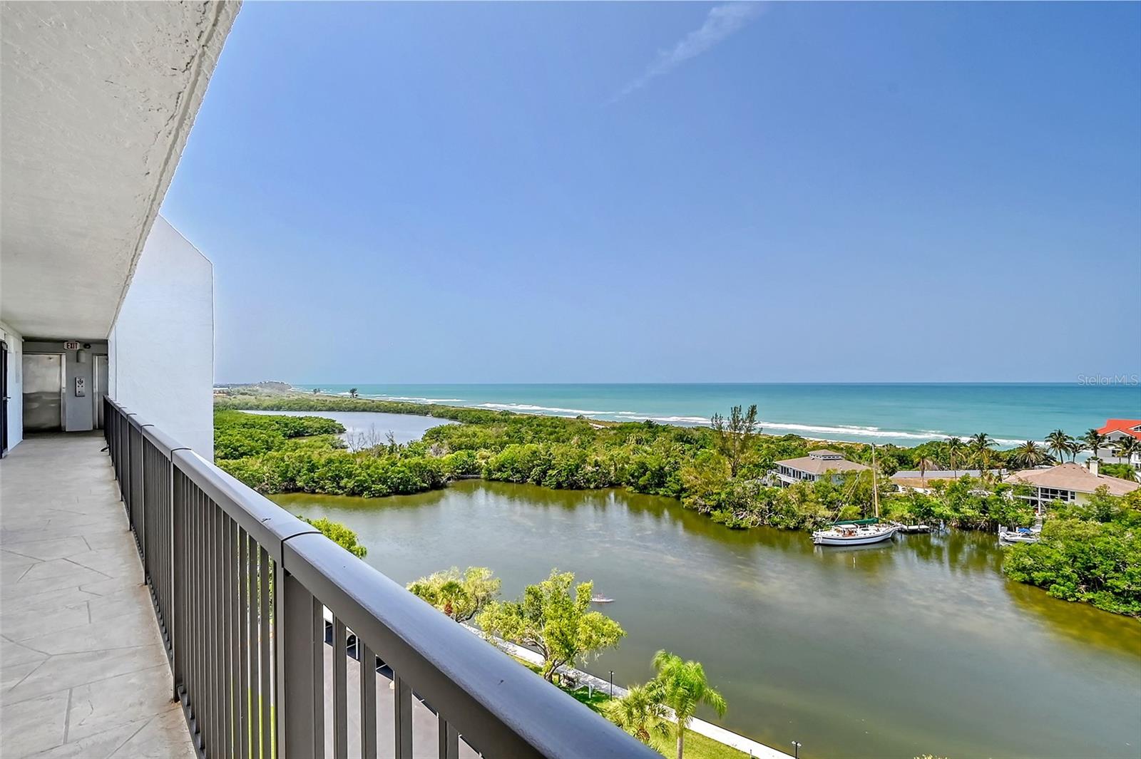 POINTE ON MIDNIGHT PASS - Residential