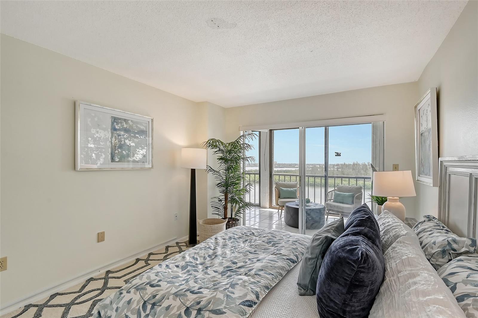 POINTE ON MIDNIGHT PASS - Residential