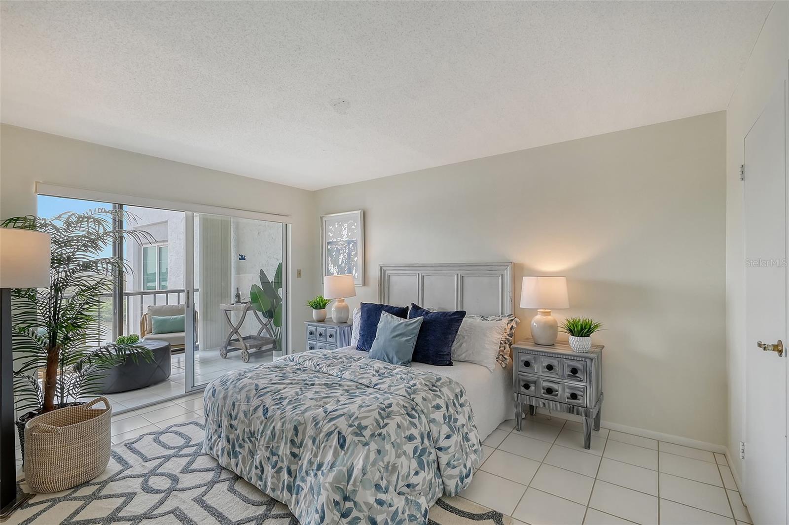 POINTE ON MIDNIGHT PASS - Residential