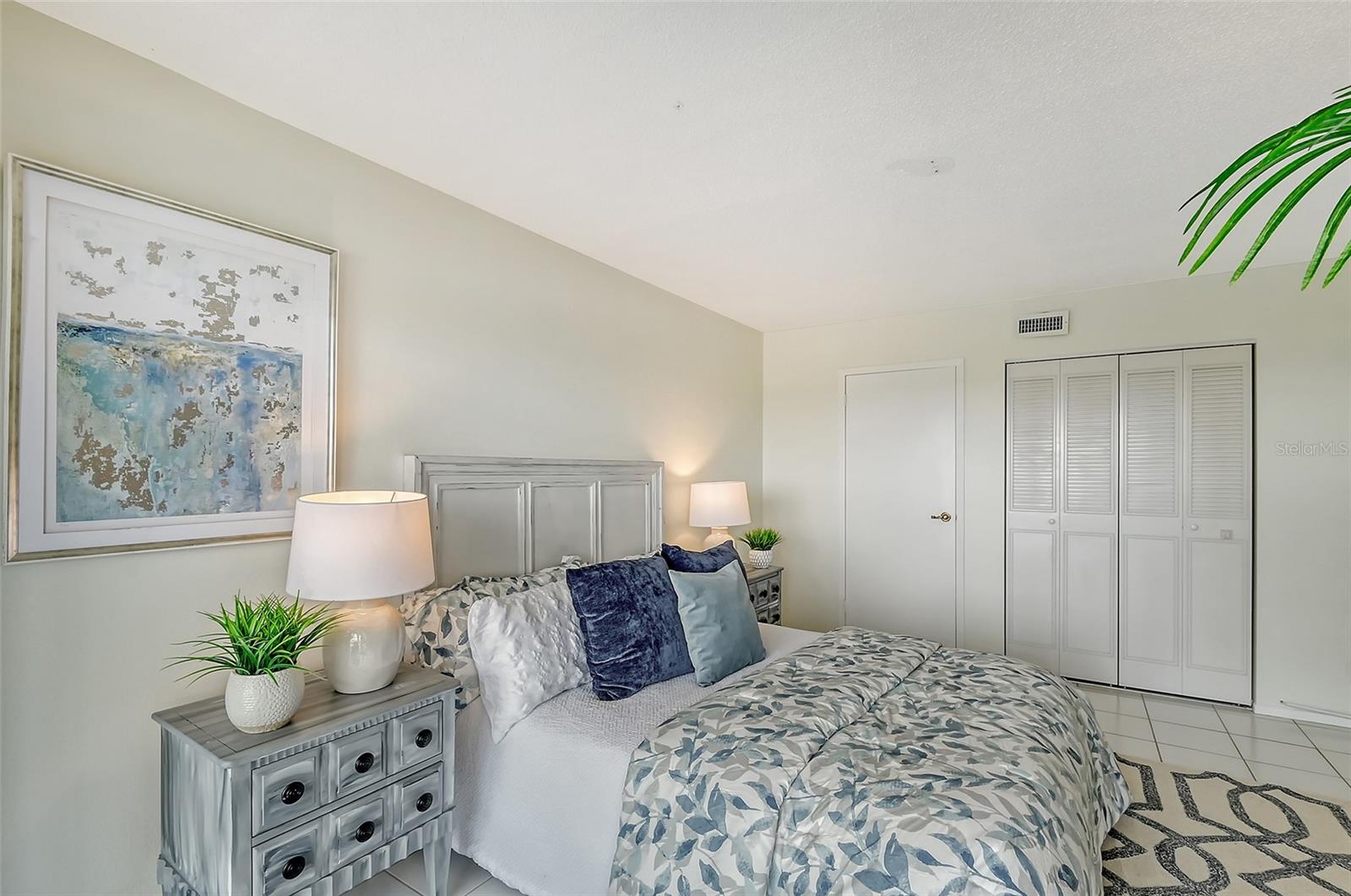 POINTE ON MIDNIGHT PASS - Residential