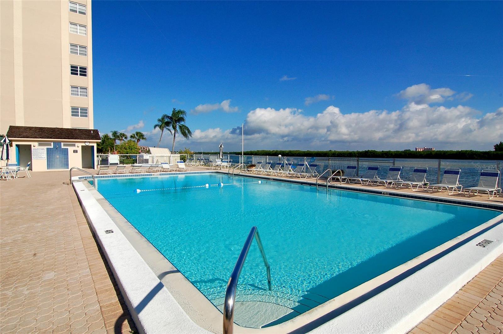 POINTE ON MIDNIGHT PASS - Residential