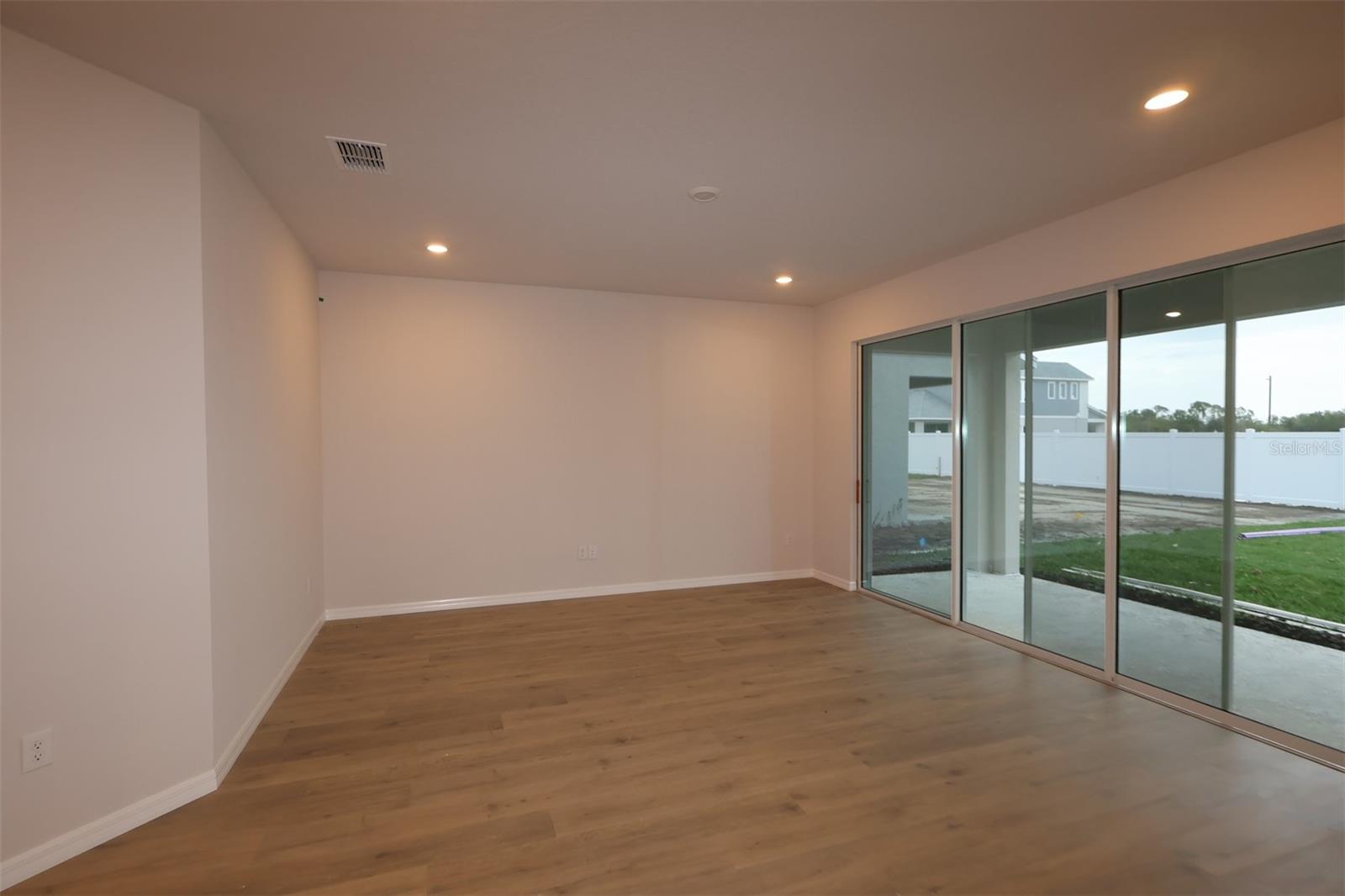 EASTLYN - Residential