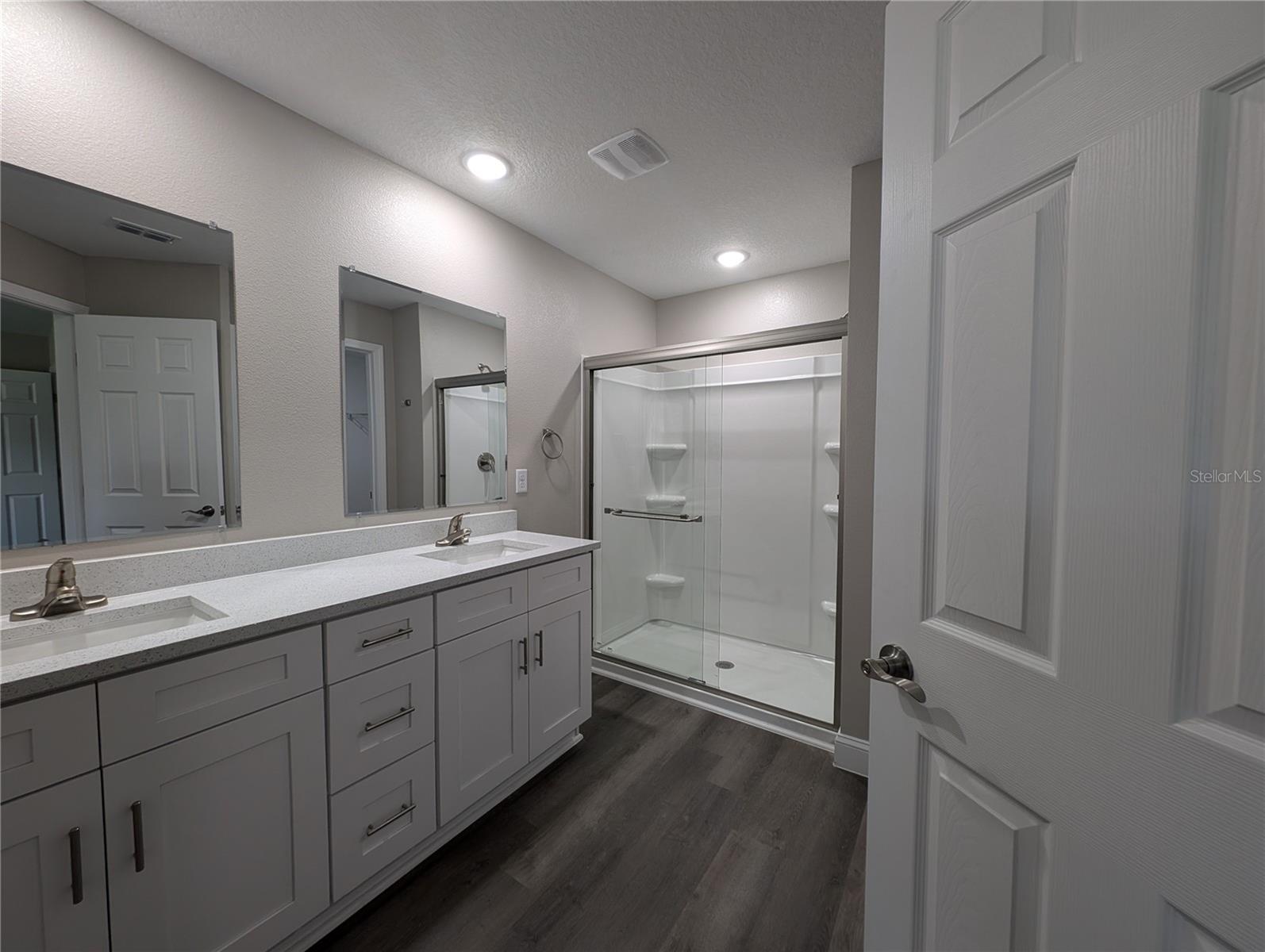 LAKE ELLA ESTATES - Residential Lease