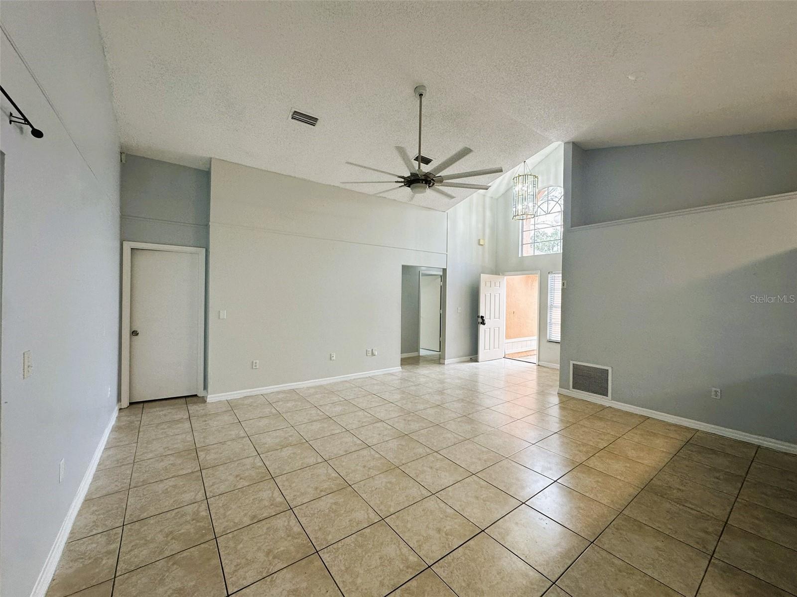 SOUTHCHASE - Residential Lease