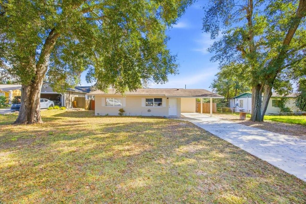 Photo of 113 N Lancelot Avenue, Orlando, FL 32835 (MLS # O6372717)