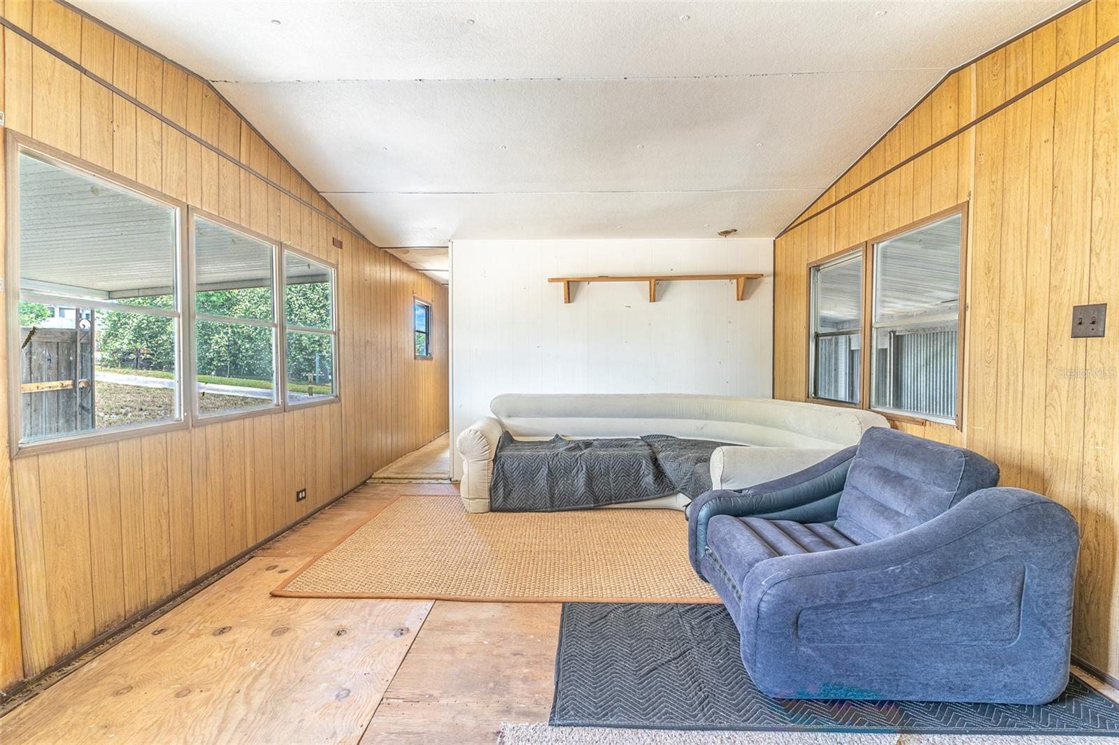 LUCERNE SHORES - Residential