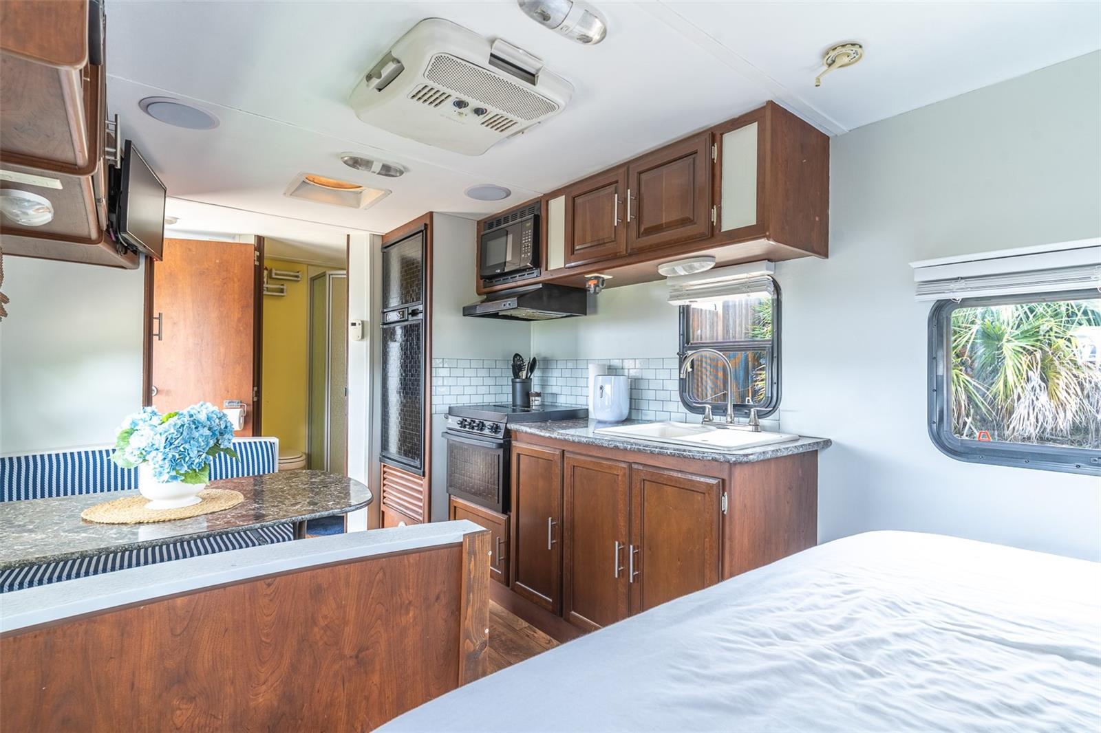LUCERNE SHORES - Residential