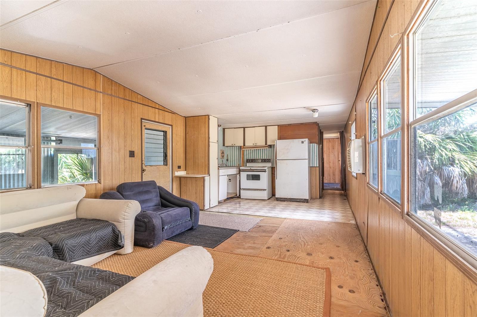 LUCERNE SHORES - Residential