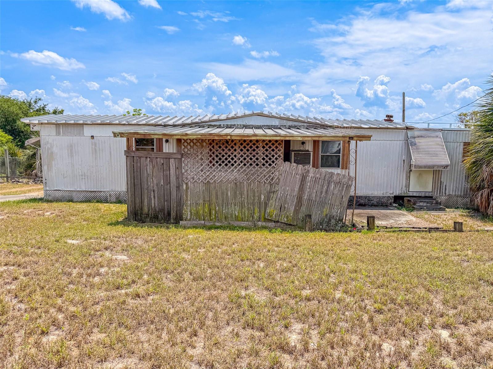 LUCERNE SHORES - Residential