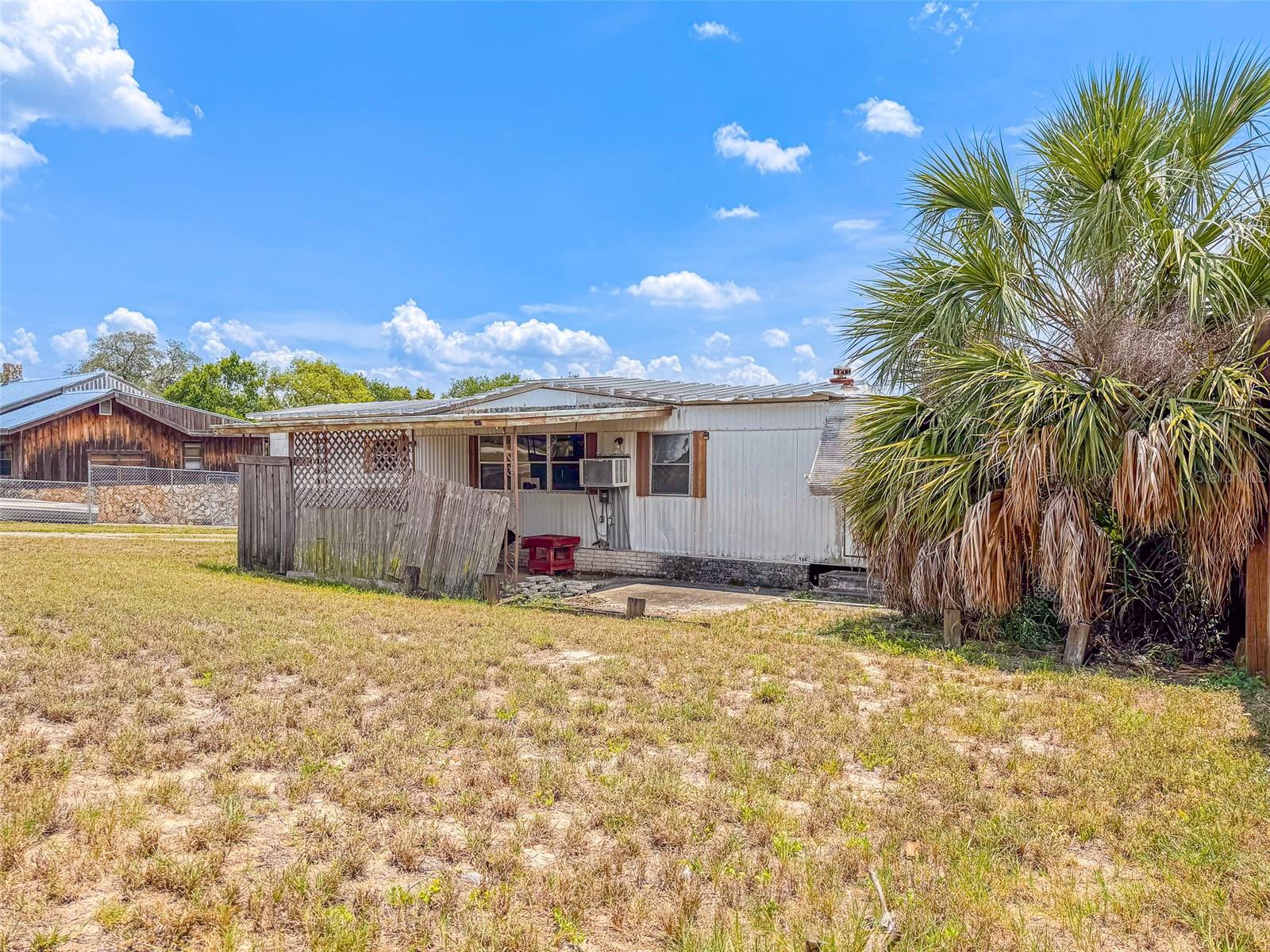 LUCERNE SHORES - Residential