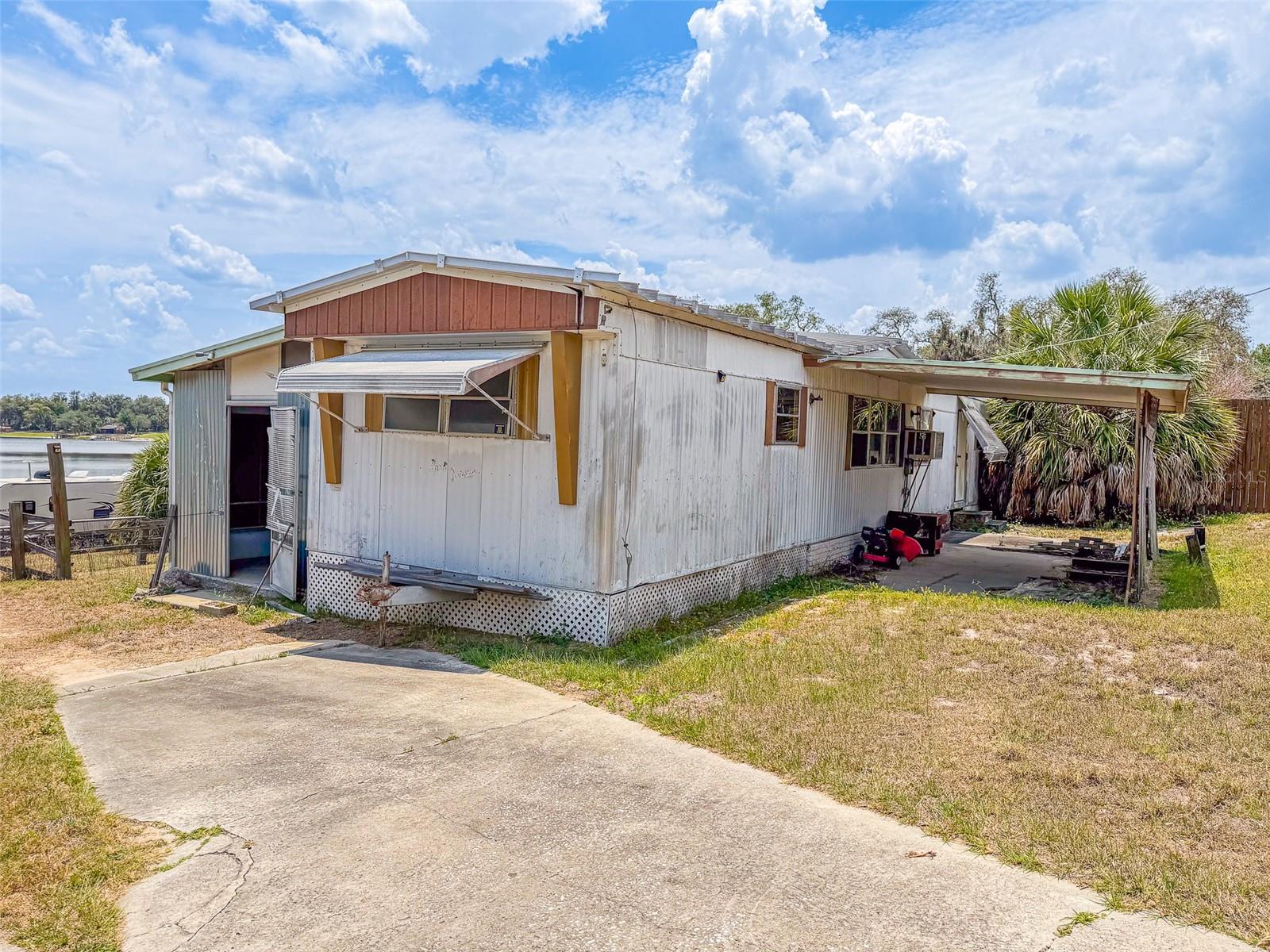 LUCERNE SHORES - Residential