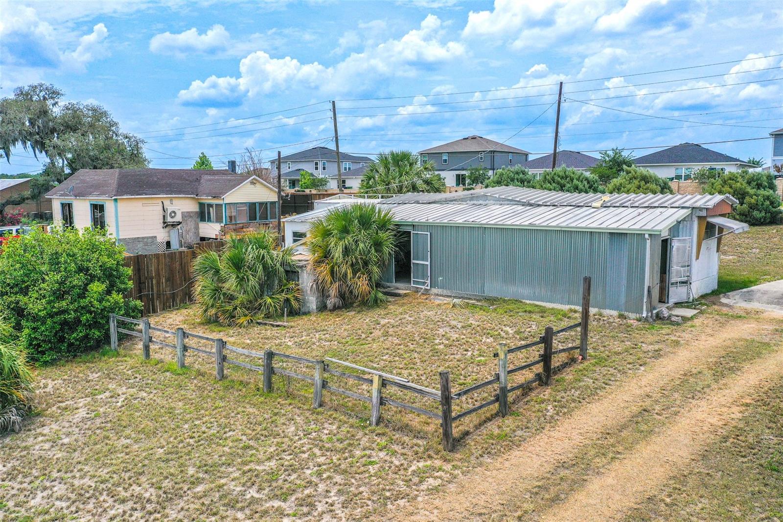 LUCERNE SHORES - Residential