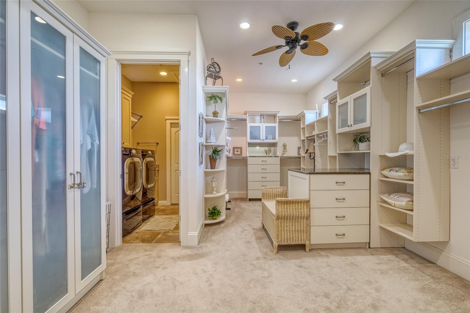 SONSET PLACE CONDO - Residential