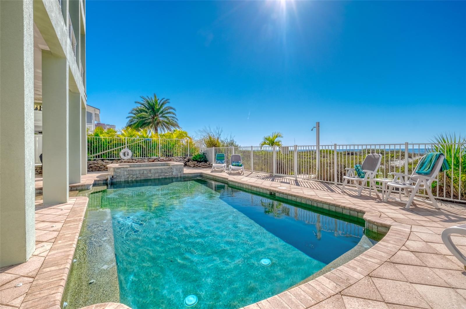 SONSET PLACE CONDO - Residential