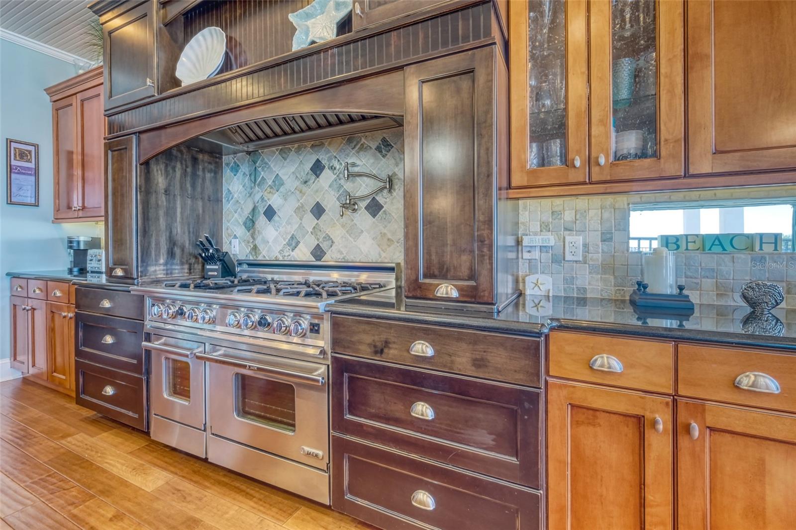 SONSET PLACE CONDO - Residential