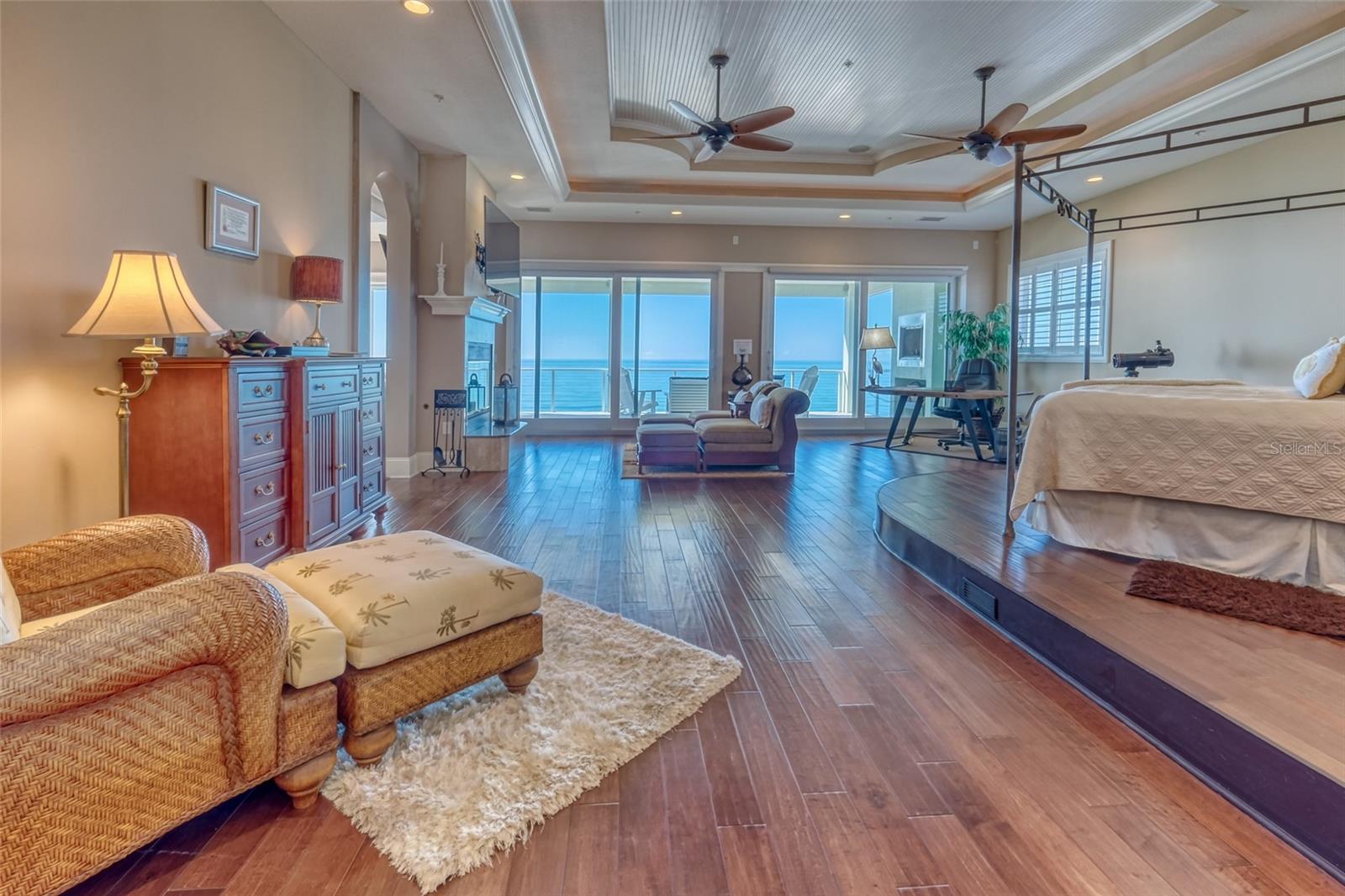 SONSET PLACE CONDO - Residential