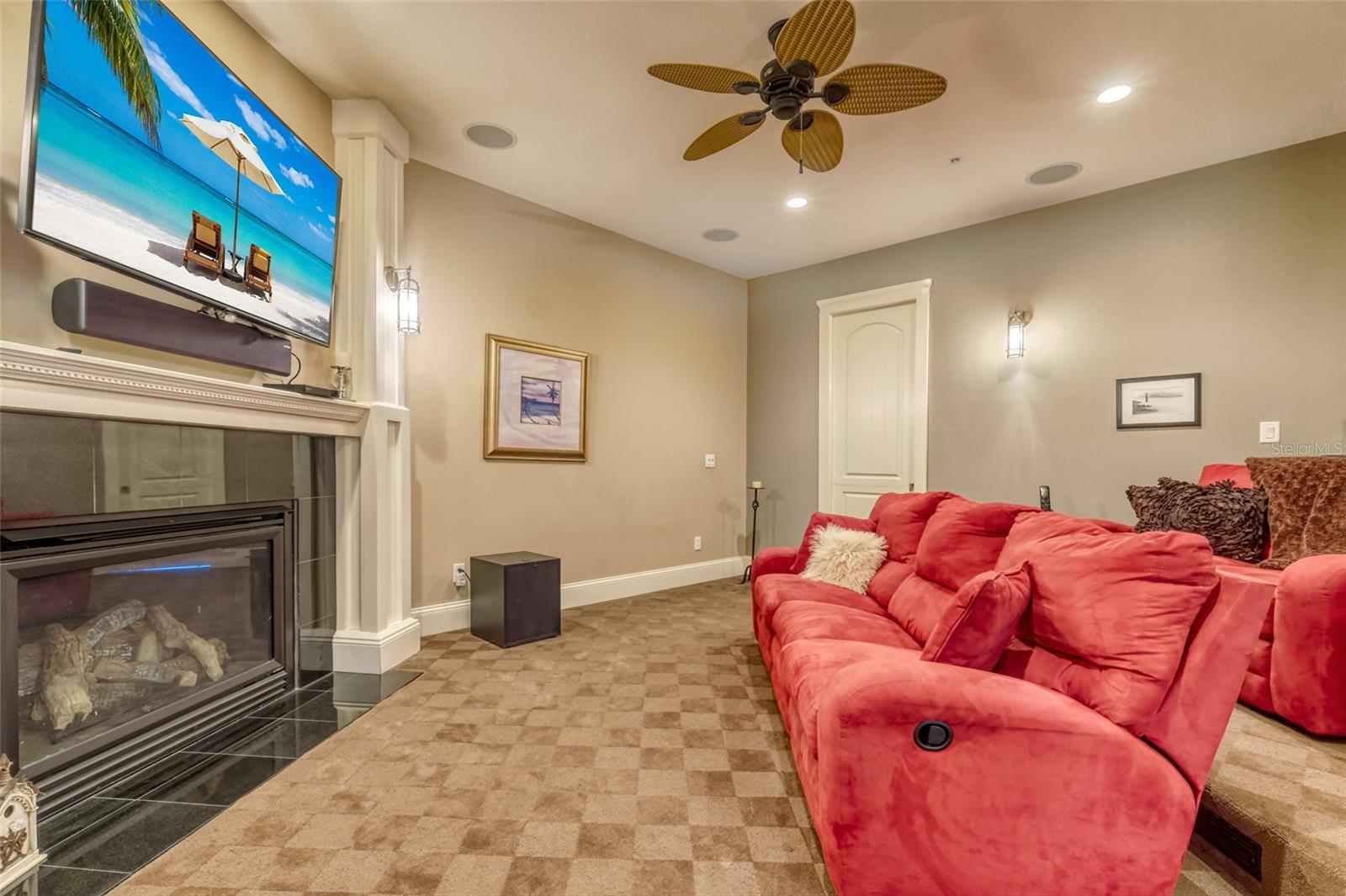 SONSET PLACE CONDO - Residential