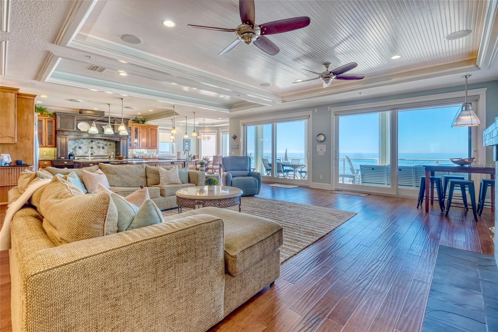 SONSET PLACE CONDO - Residential