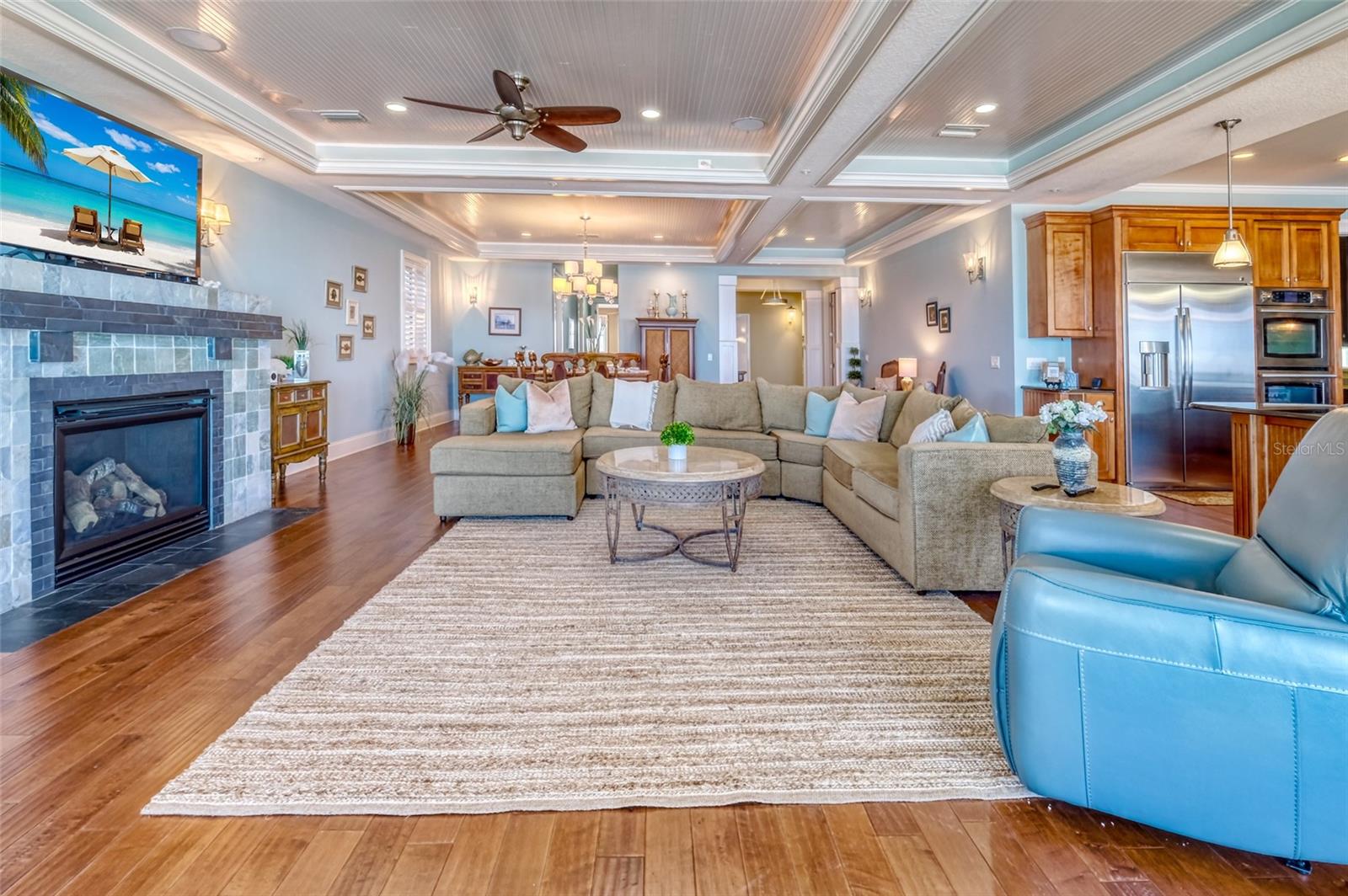 SONSET PLACE CONDO - Residential