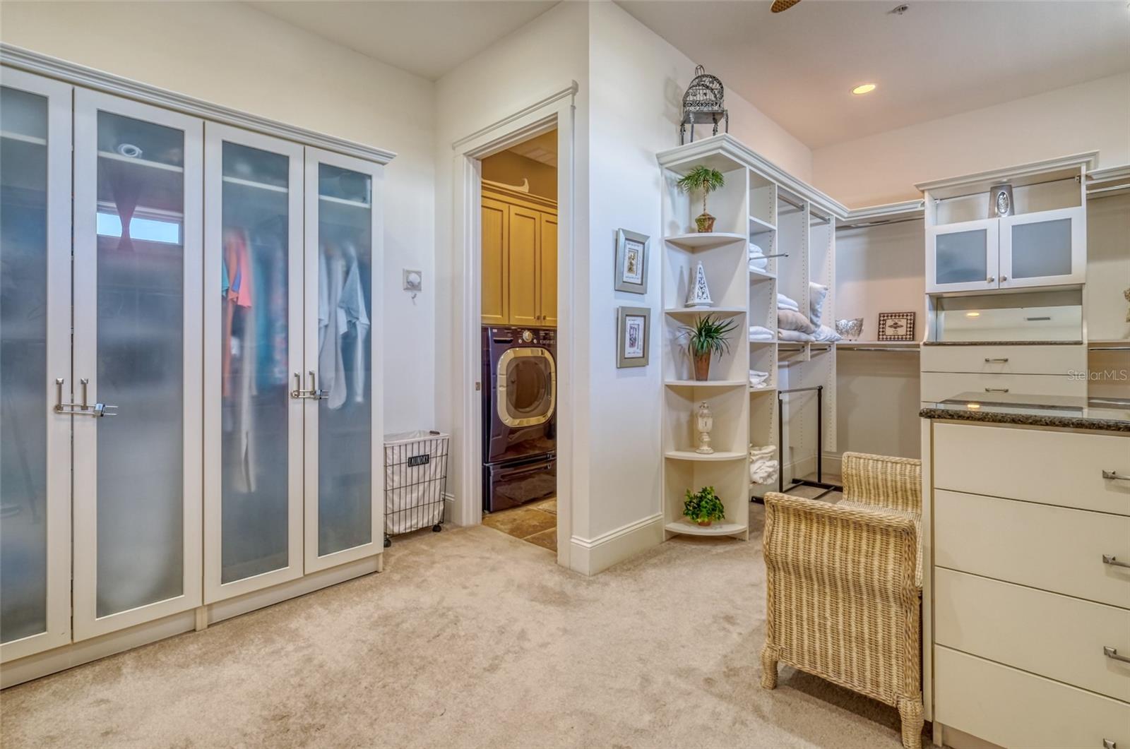 SONSET PLACE CONDO - Residential