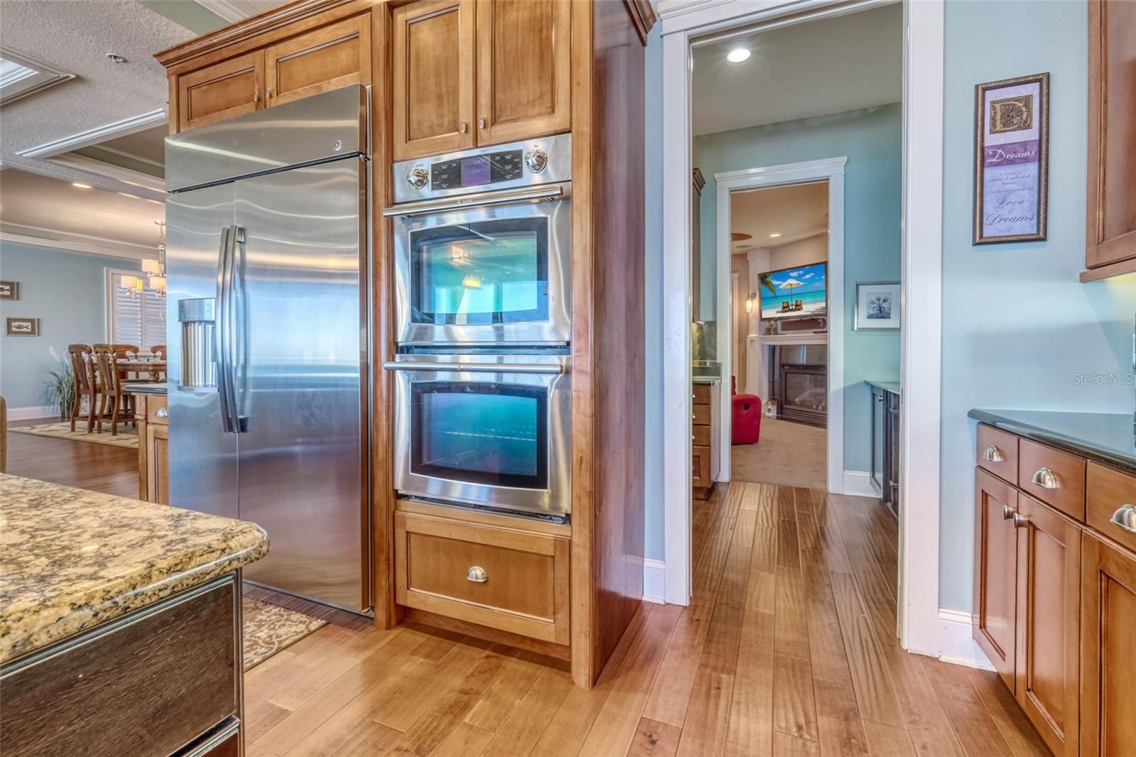 SONSET PLACE CONDO - Residential