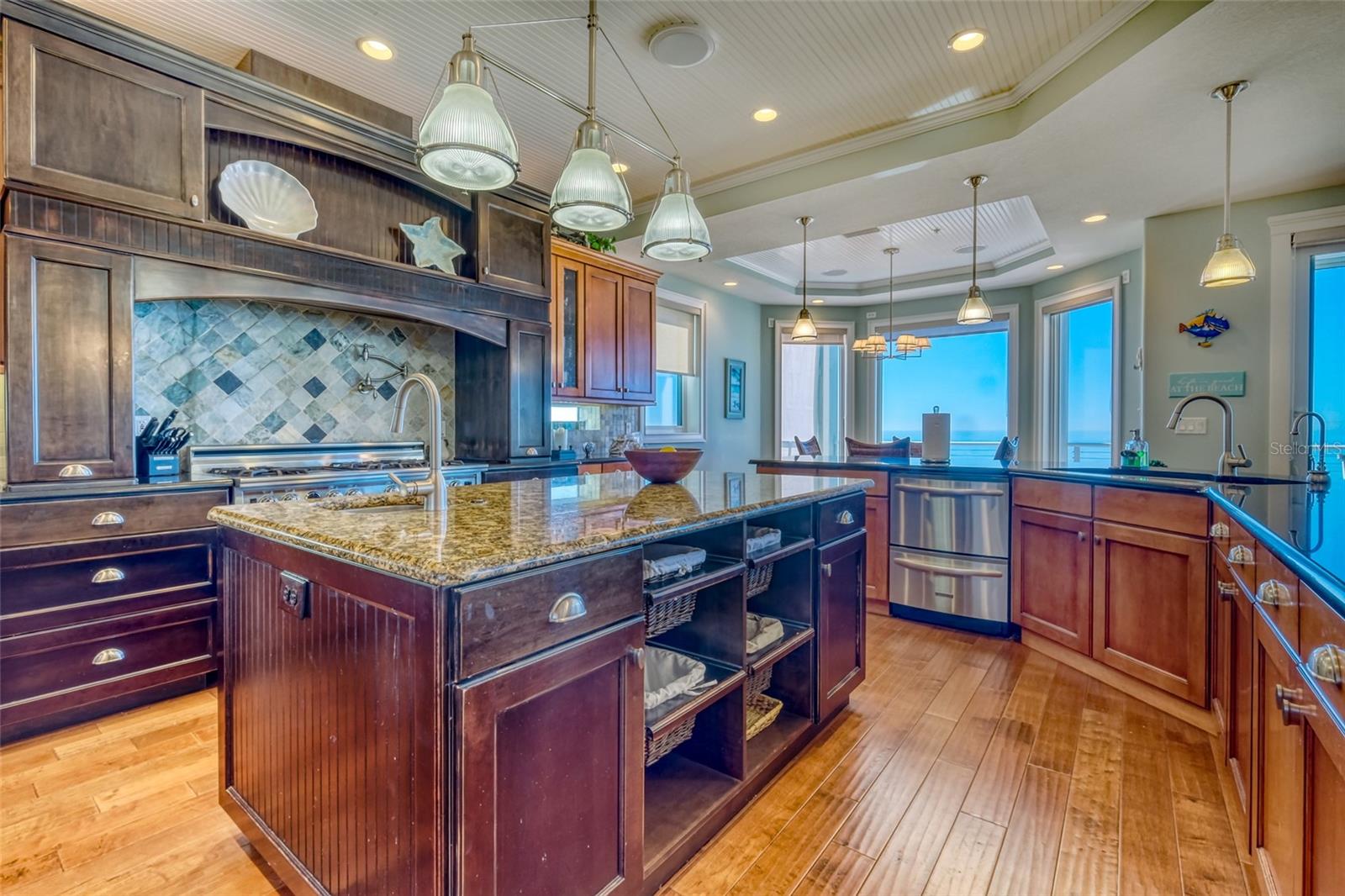 SONSET PLACE CONDO - Residential