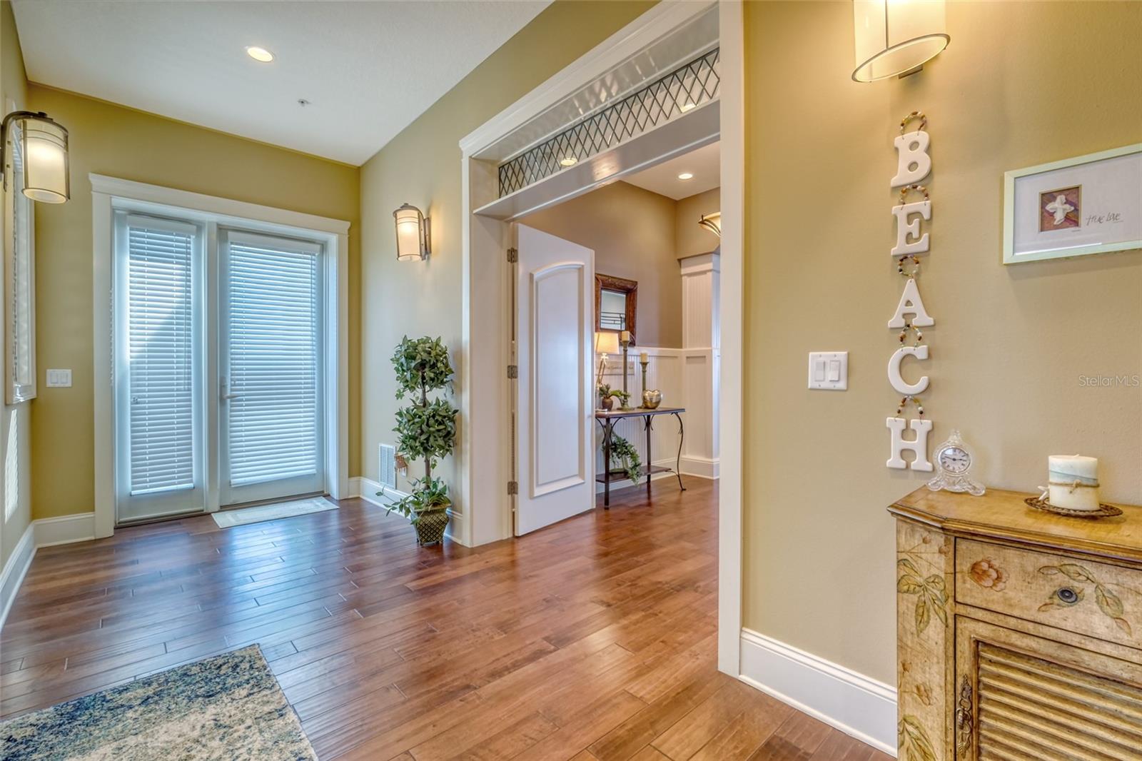 SONSET PLACE CONDO - Residential