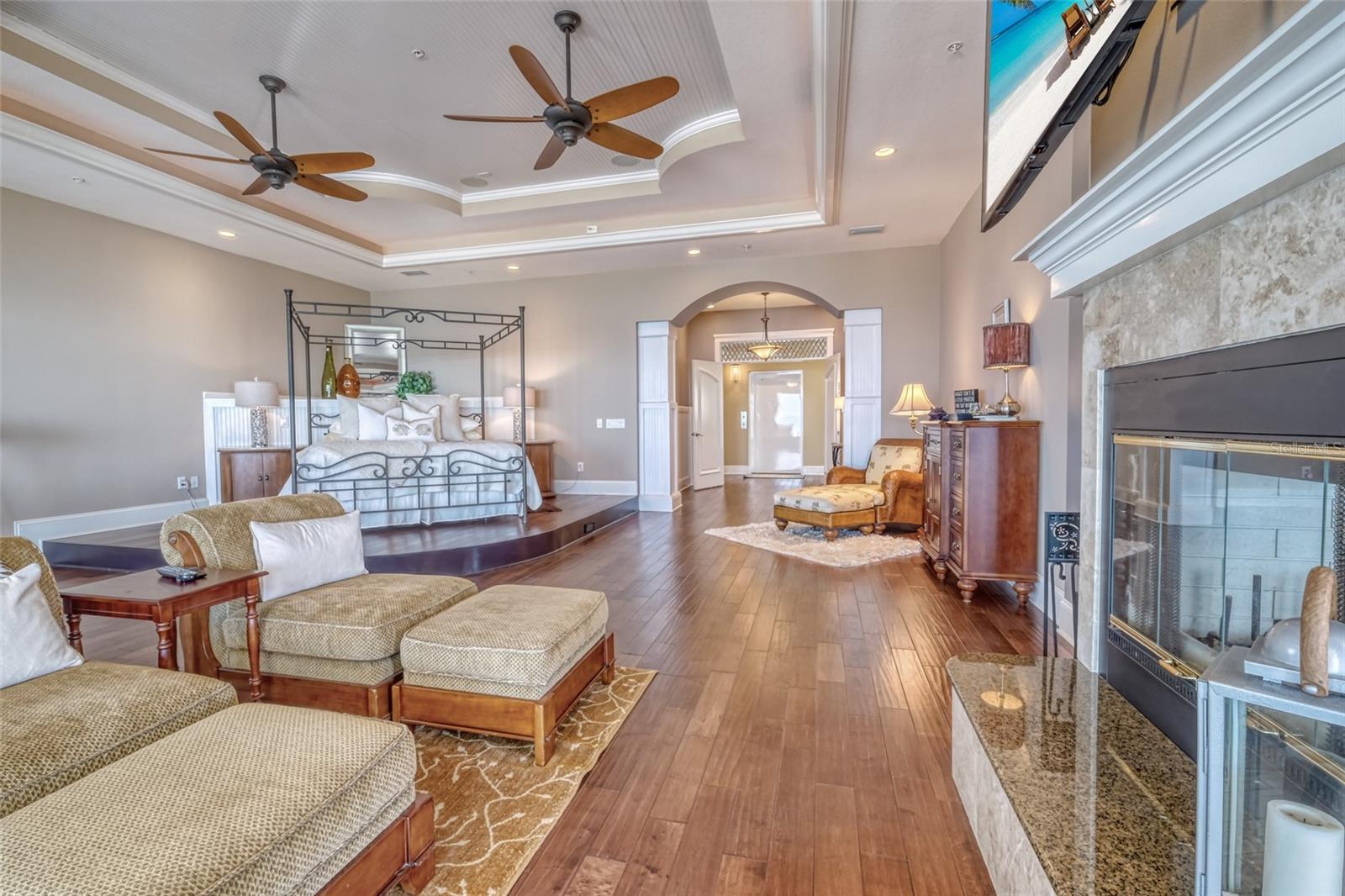 SONSET PLACE CONDO - Residential