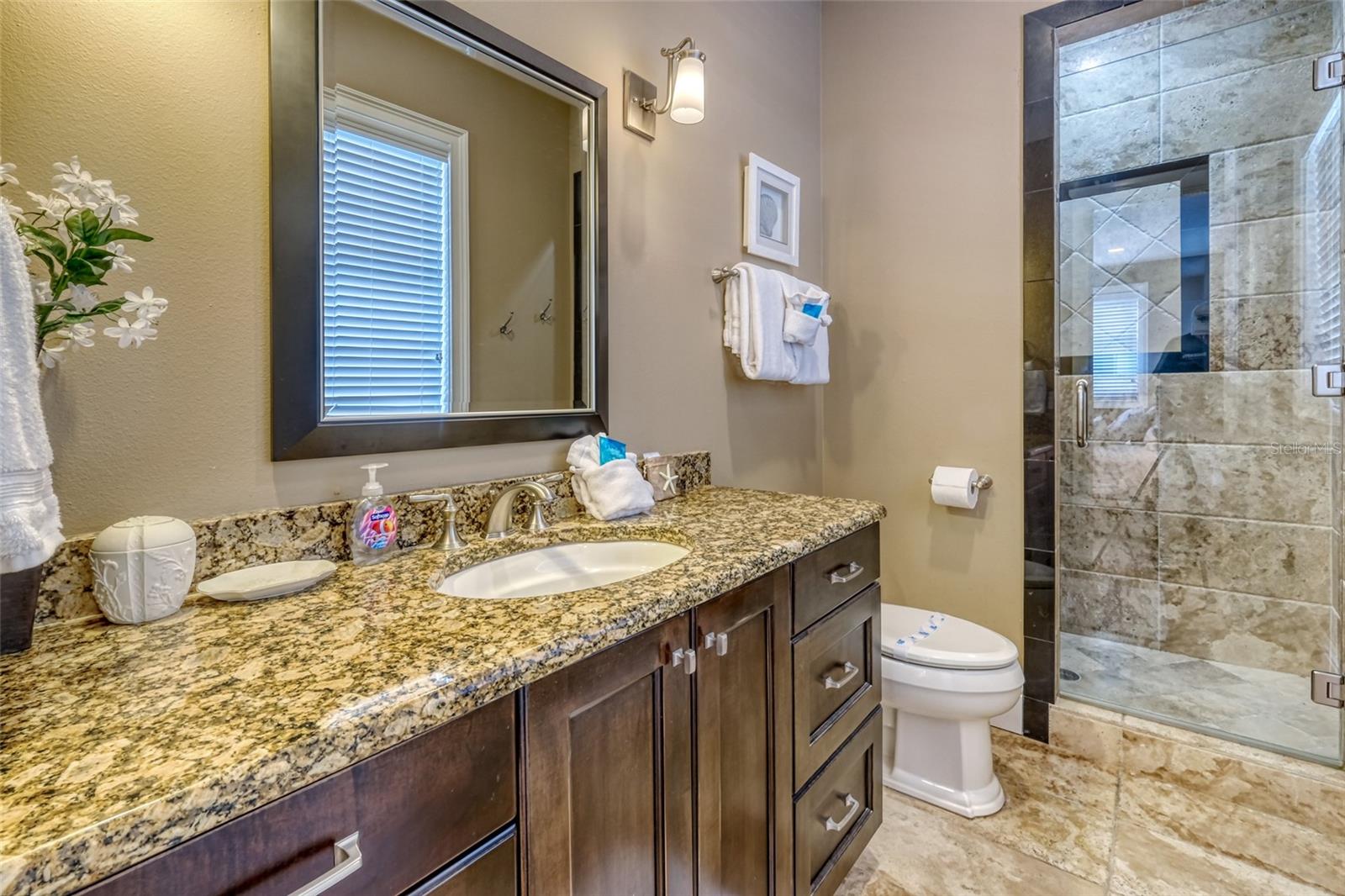 SONSET PLACE CONDO - Residential