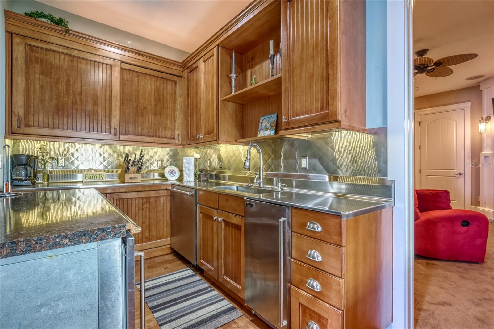 SONSET PLACE CONDO - Residential