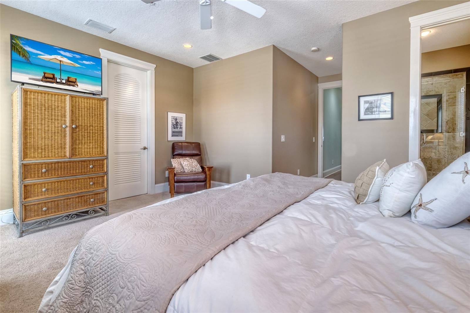 SONSET PLACE CONDO - Residential