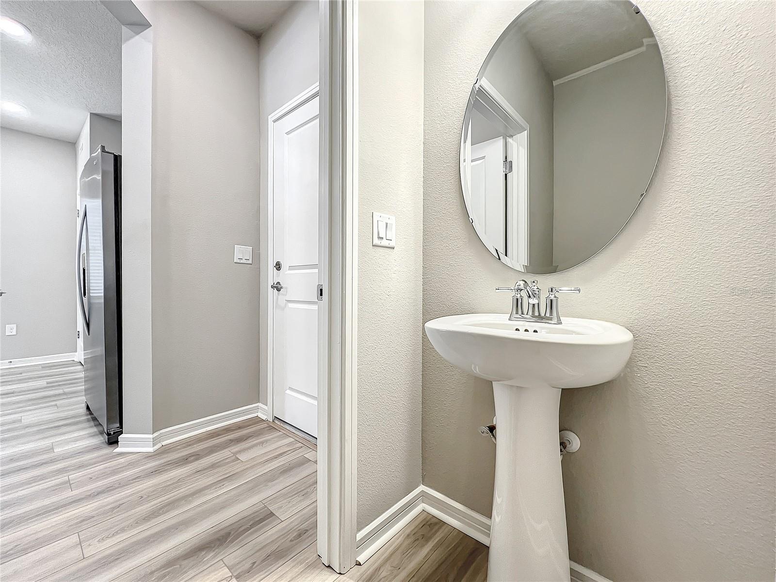 GRAYSON SQUARE - Residential Lease