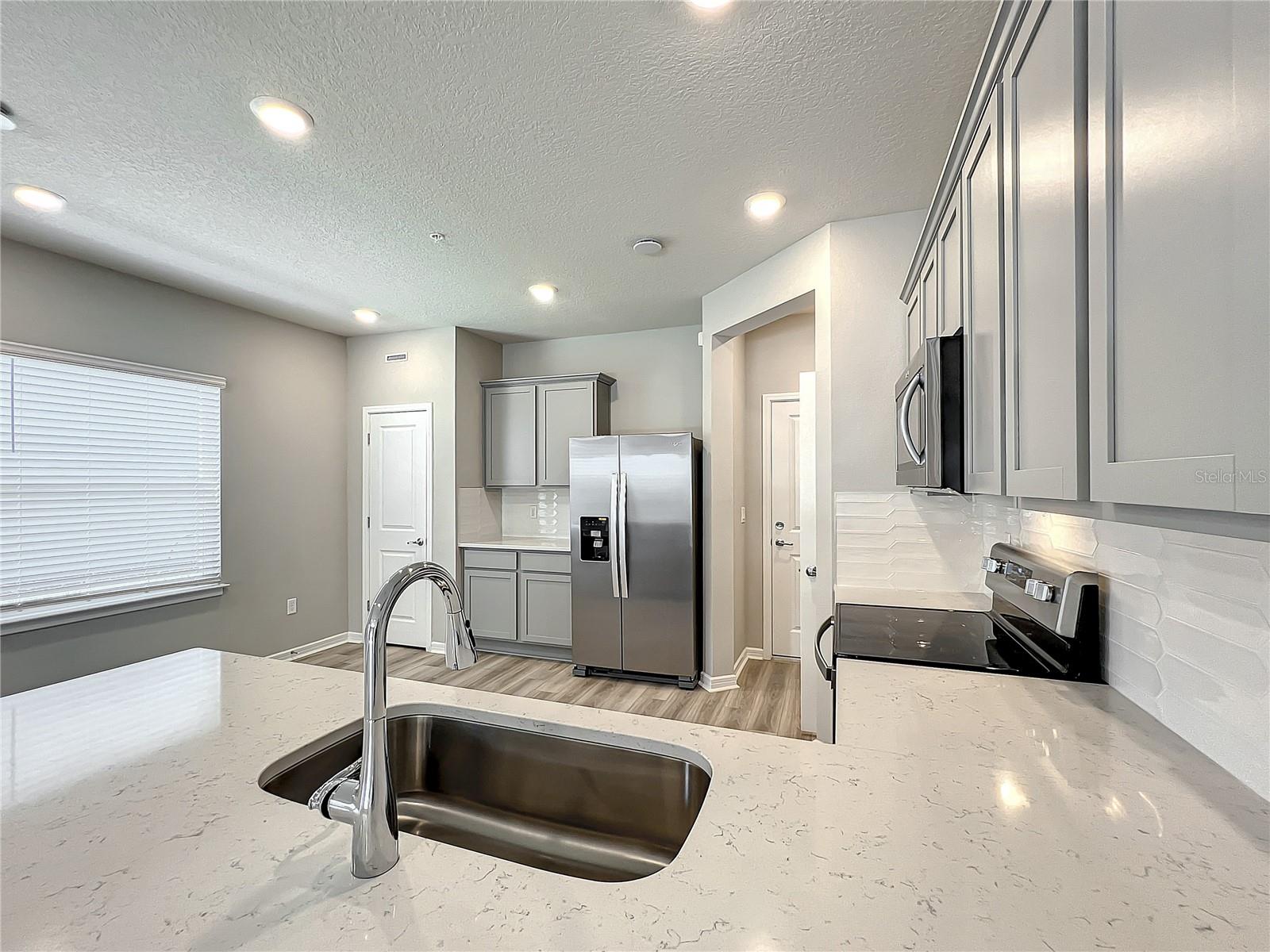 GRAYSON SQUARE - Residential Lease