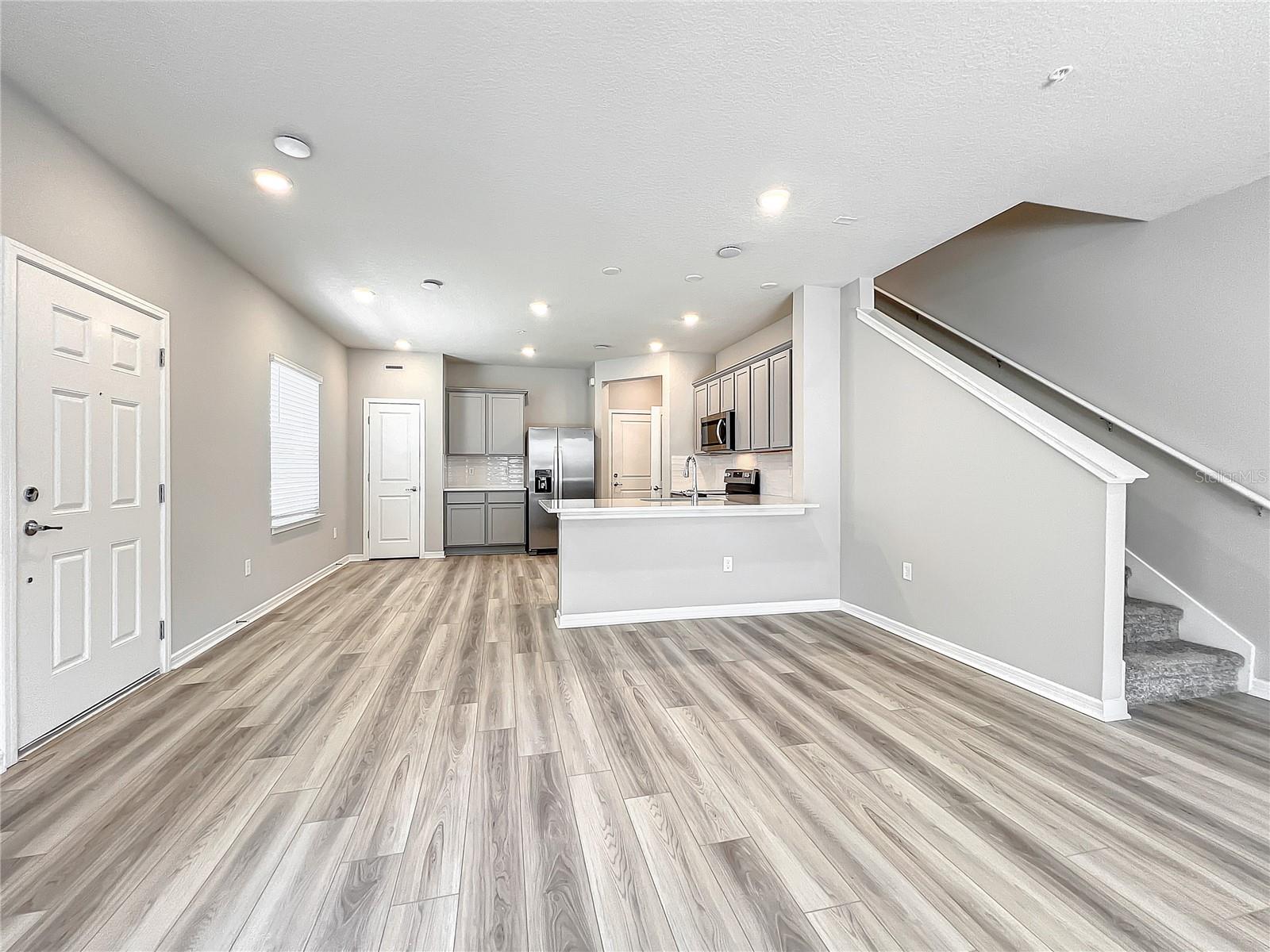 GRAYSON SQUARE - Residential Lease