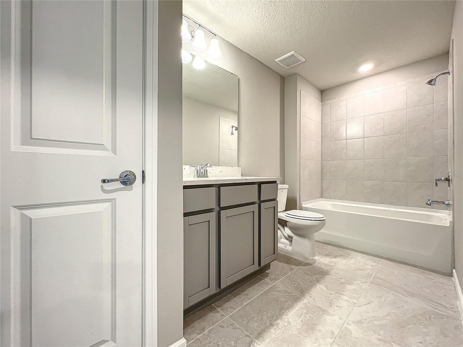 GRAYSON SQUARE - Residential Lease