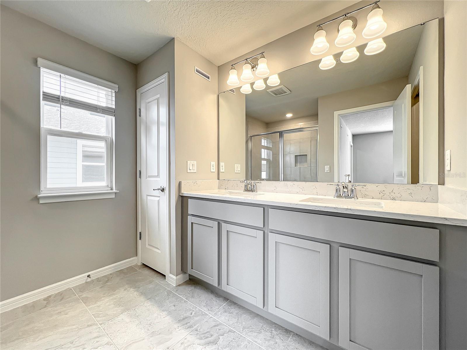 GRAYSON SQUARE - Residential Lease