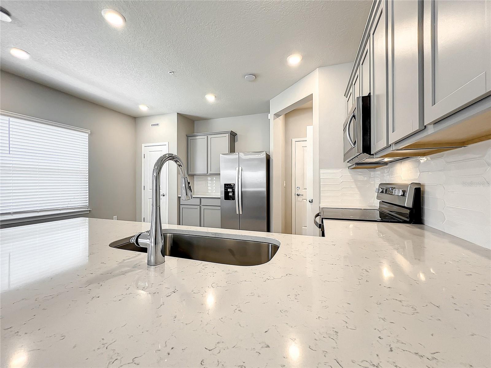 GRAYSON SQUARE - Residential Lease