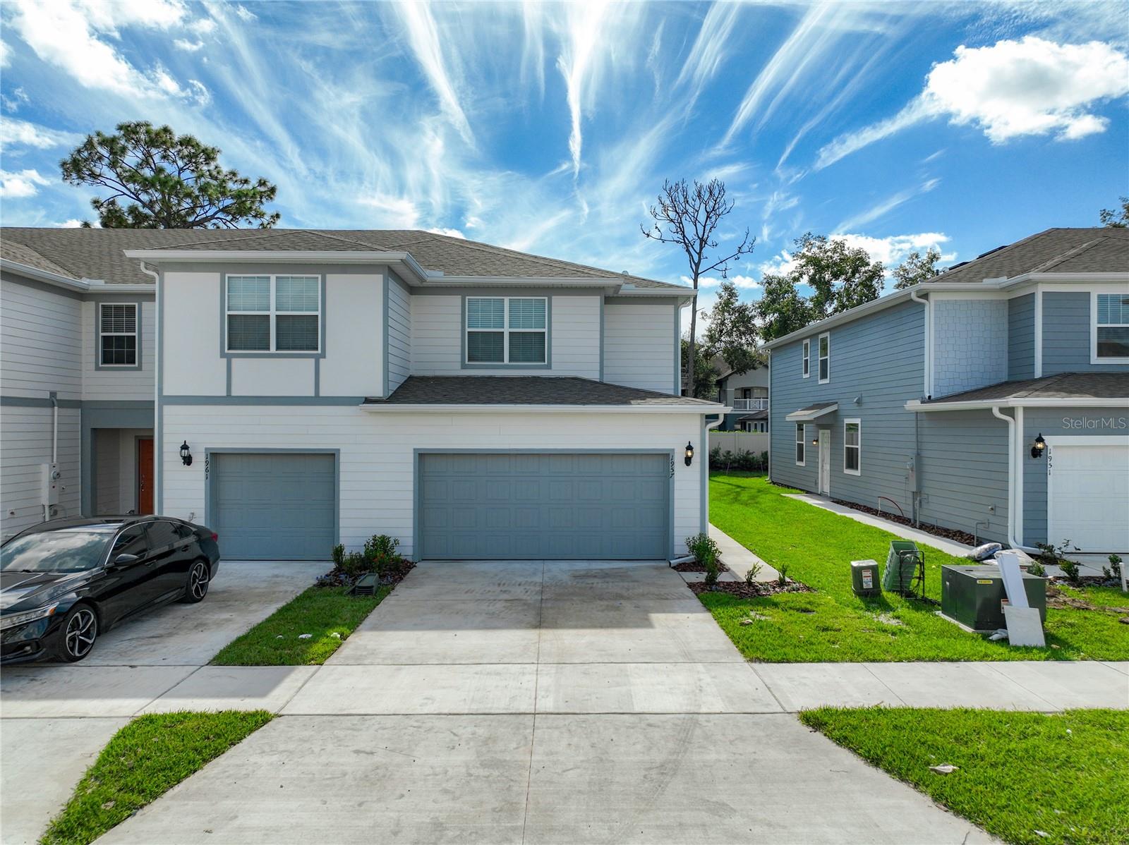 GRAYSON SQUARE - Residential Lease