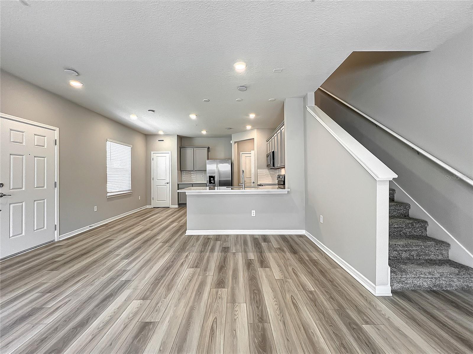 GRAYSON SQUARE - Residential Lease