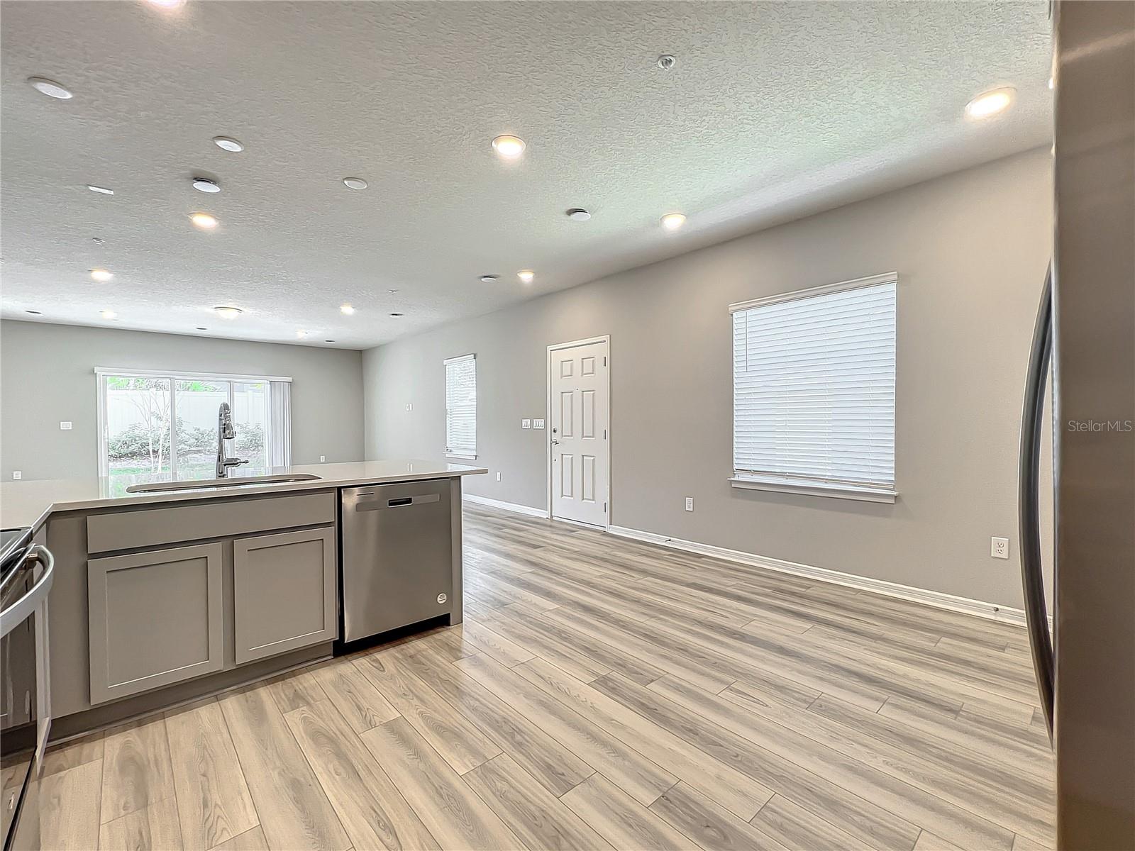 GRAYSON SQUARE - Residential Lease