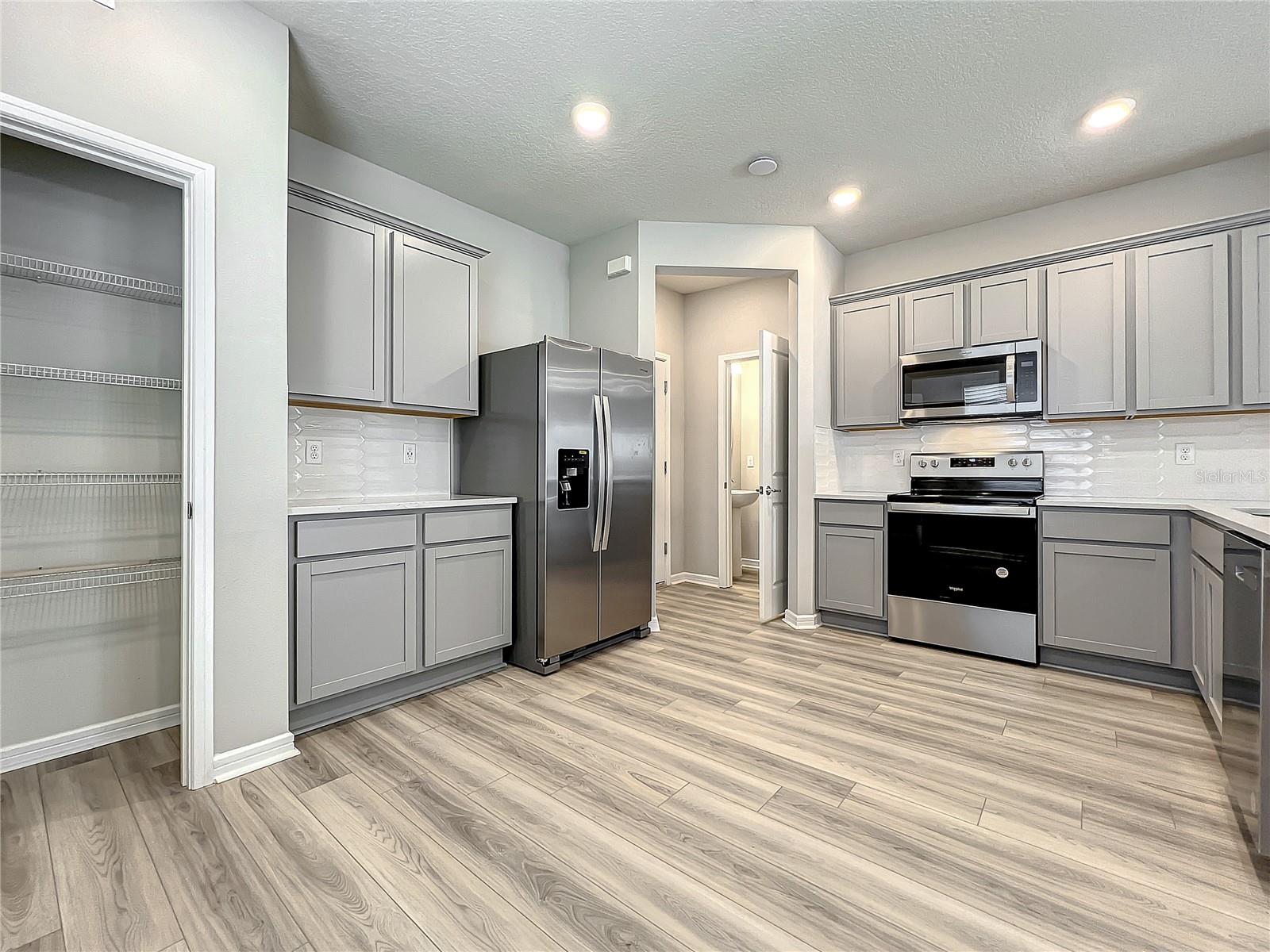 GRAYSON SQUARE - Residential Lease