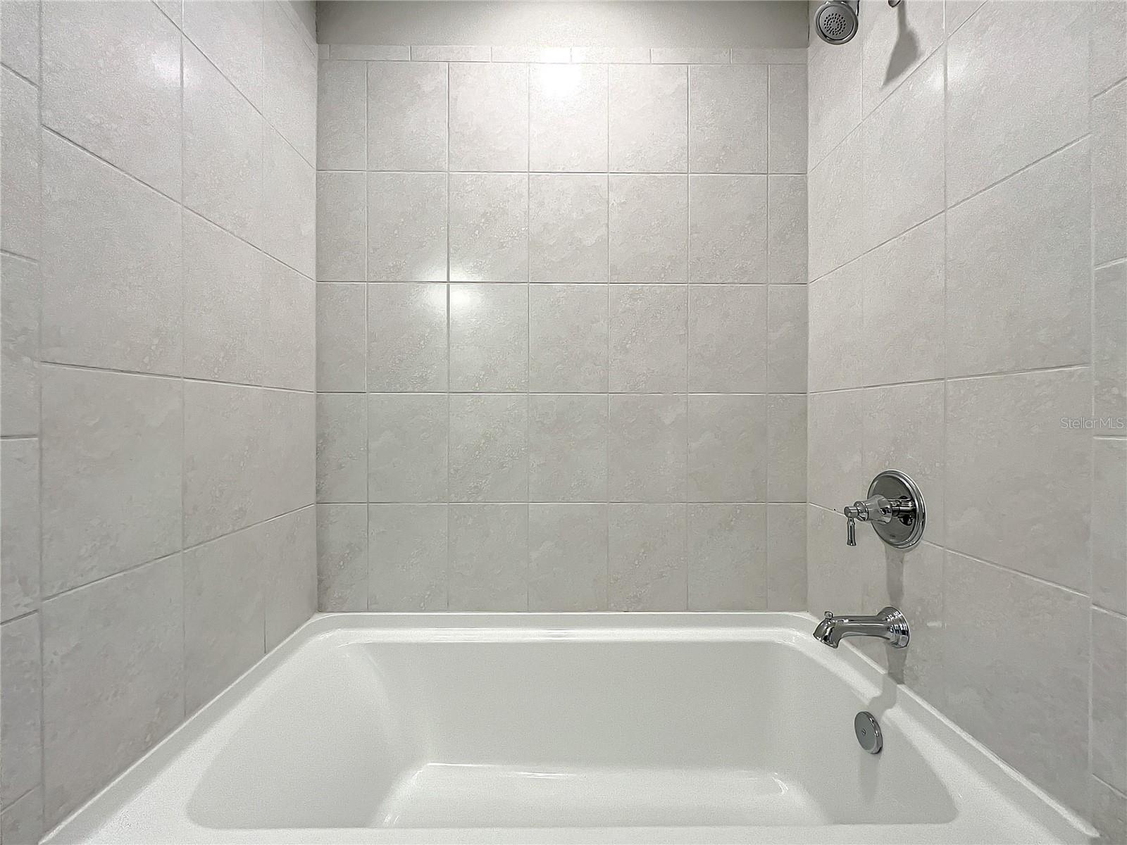 GRAYSON SQUARE - Residential Lease