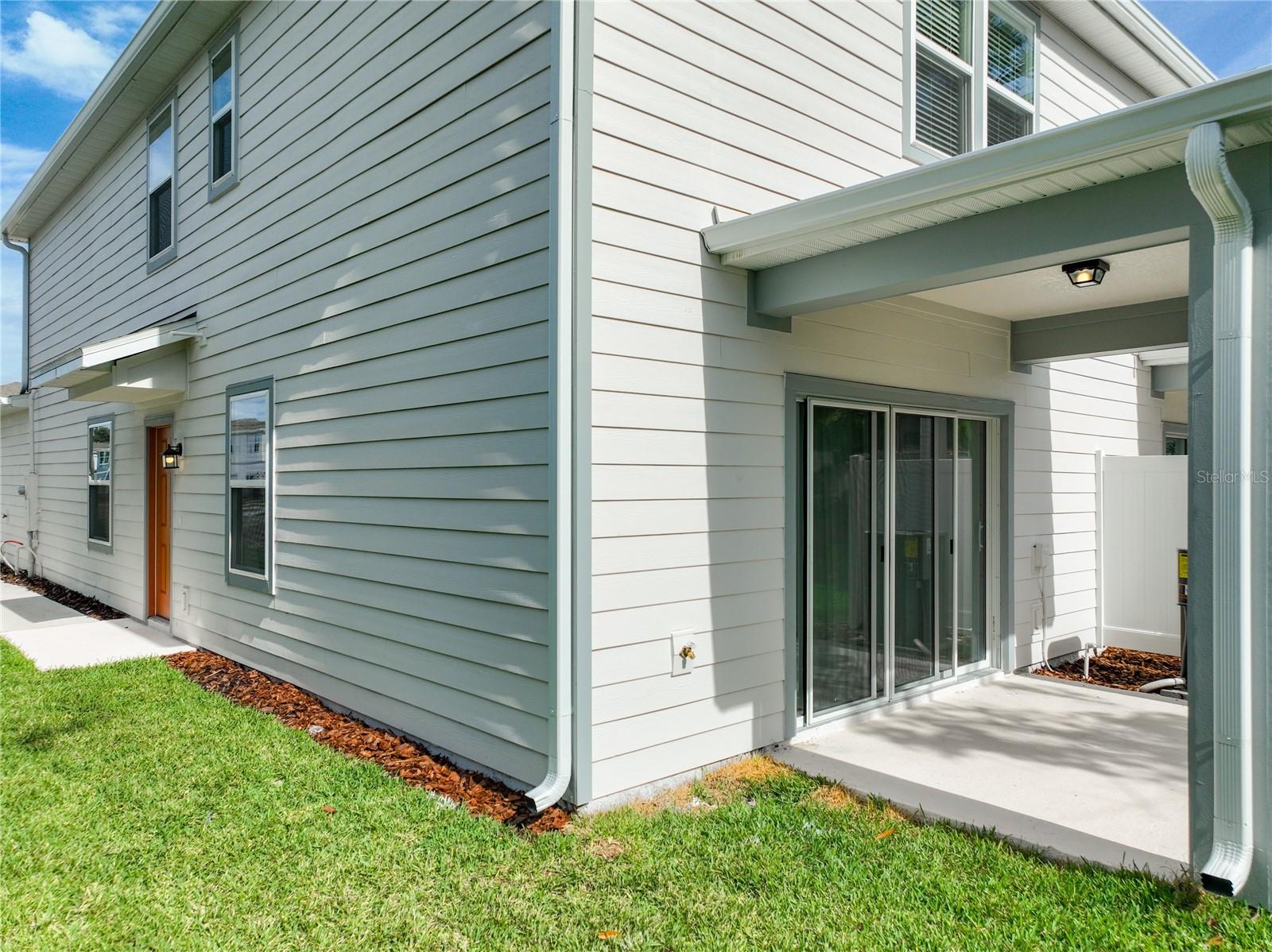 GRAYSON SQUARE - Residential Lease